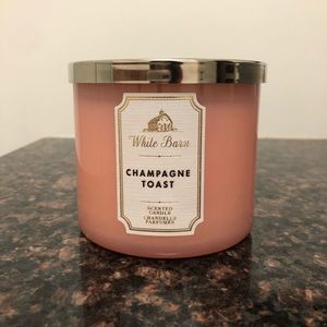 COPY - NWOT 🥂Champagne Toast 3 Wick Candle